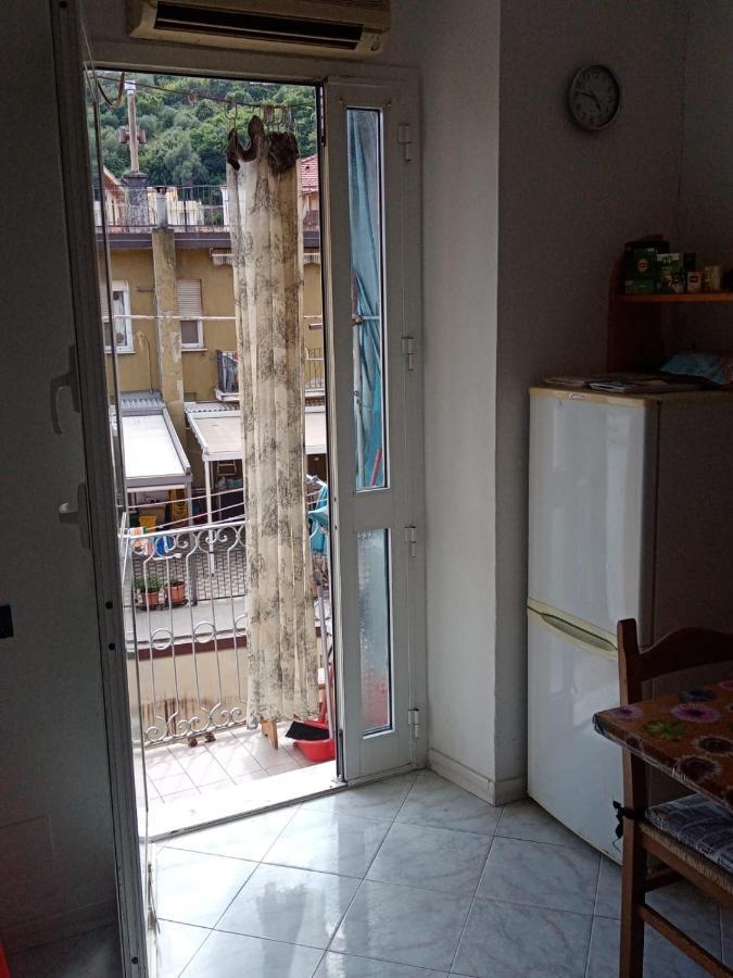 Appartamento Casa Albarosa, 10 Min Walk Train Station, Free Parking. La Spezia Esterno foto