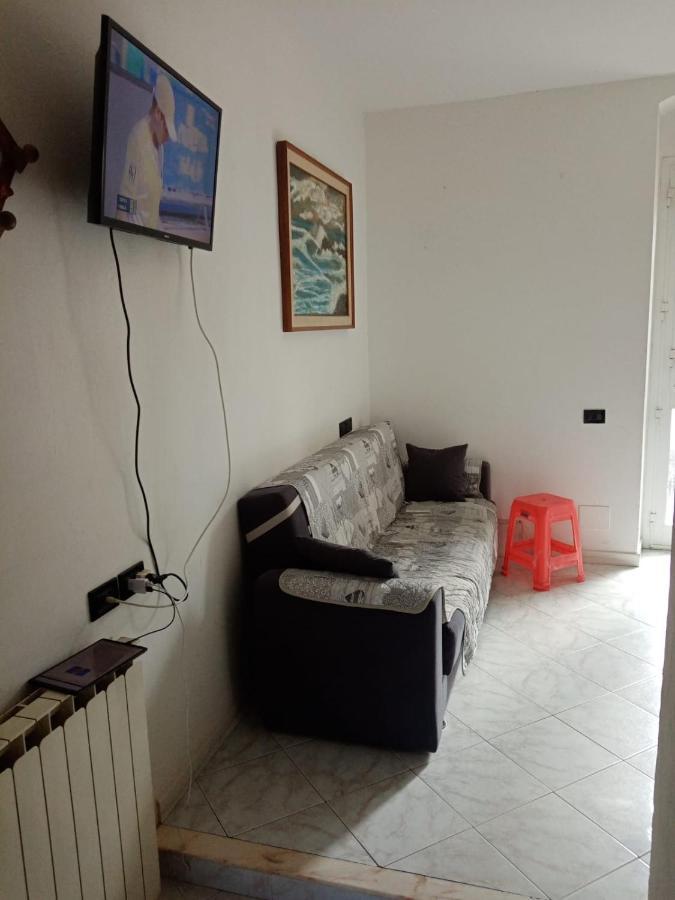 Appartamento Casa Albarosa, 10 Min Walk Train Station, Free Parking. La Spezia Esterno foto