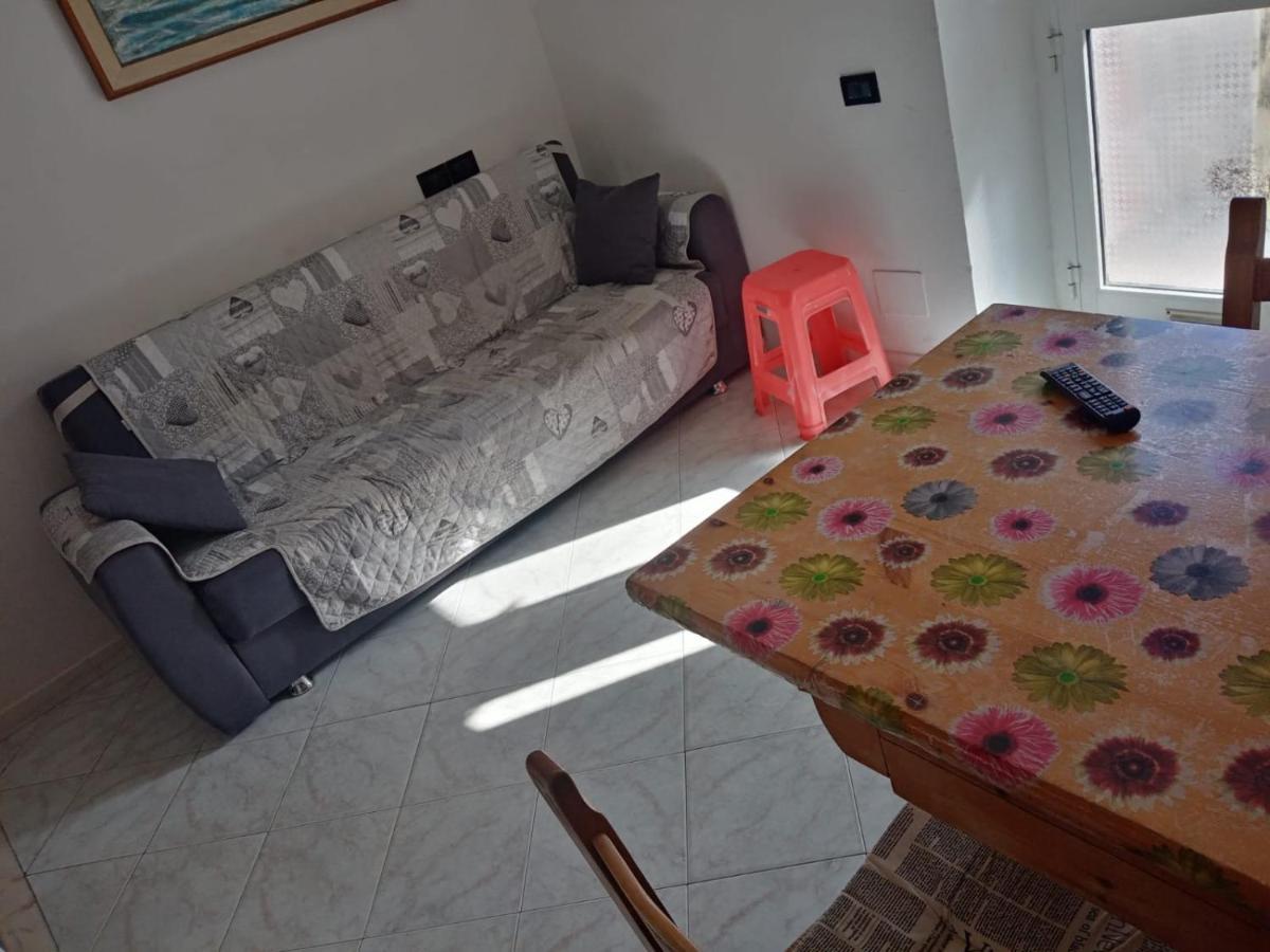 Appartamento Casa Albarosa, 10 Min Walk Train Station, Free Parking. La Spezia Esterno foto