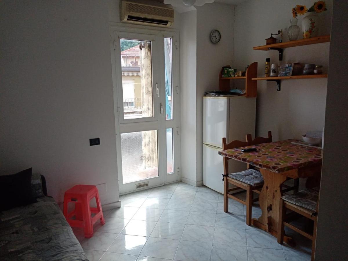 Appartamento Casa Albarosa, 10 Min Walk Train Station, Free Parking. La Spezia Esterno foto